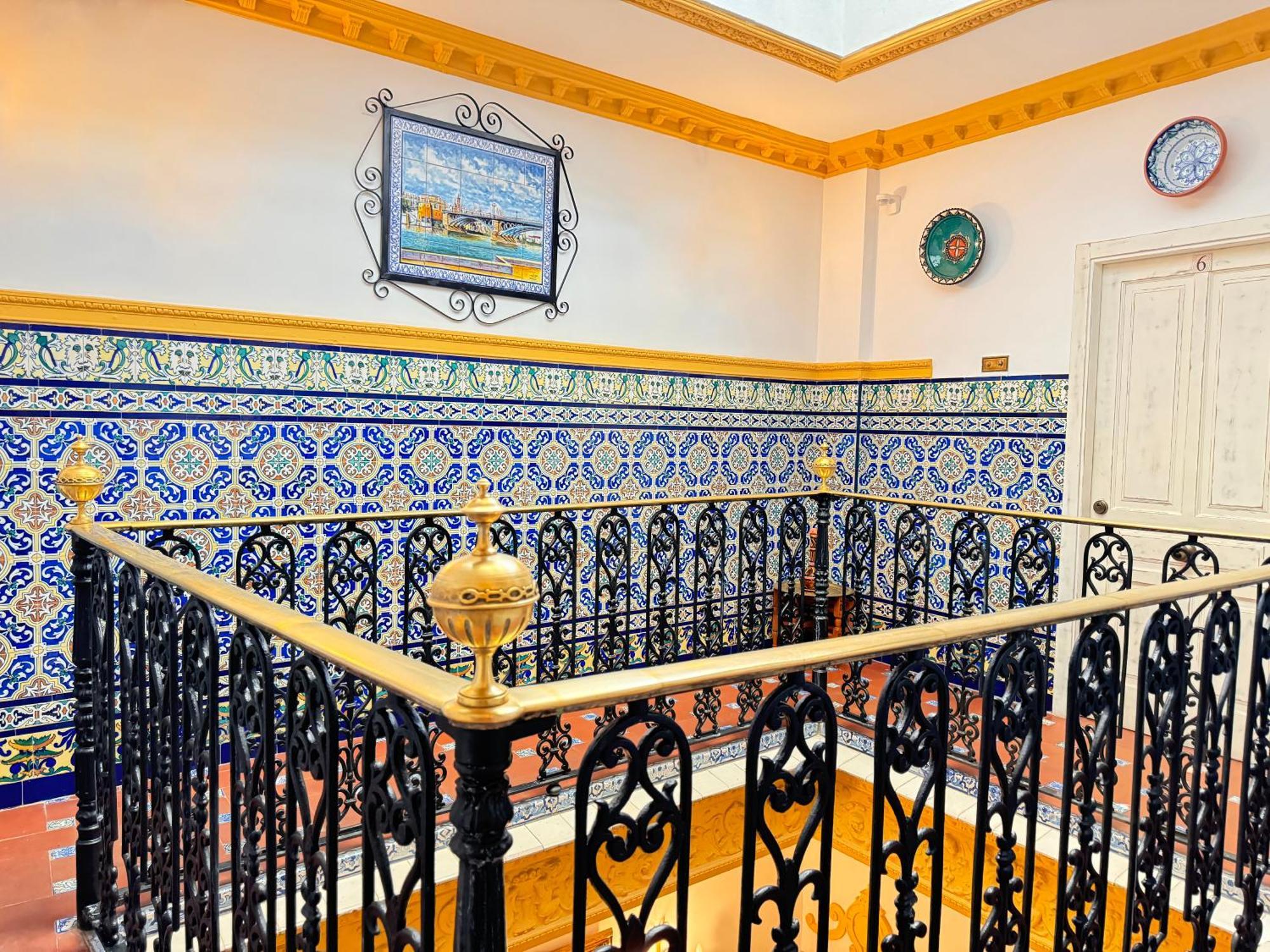 Palace House Hercules - Apartments Севилья Экстерьер фото